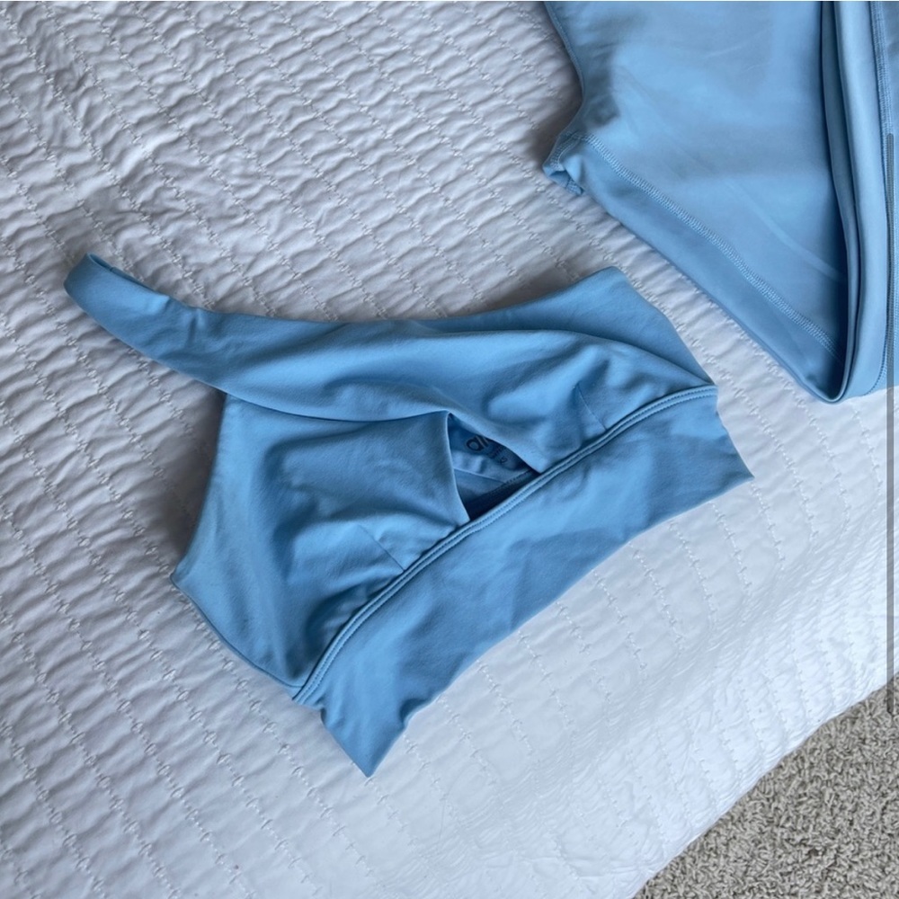 ALO Yoga - 7/8 Airlift Baby Blue Set